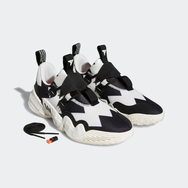 Image of the SO SO DEF colorway of the Adidas Trae Young 1